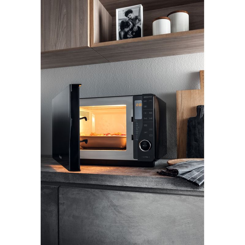 Hotpoint freestanding microwave oven black