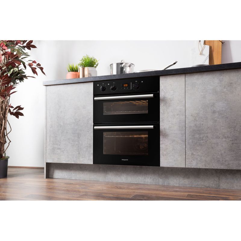 Hotpoint Double oven DU2 540 BL Black A Lifestyle perspective