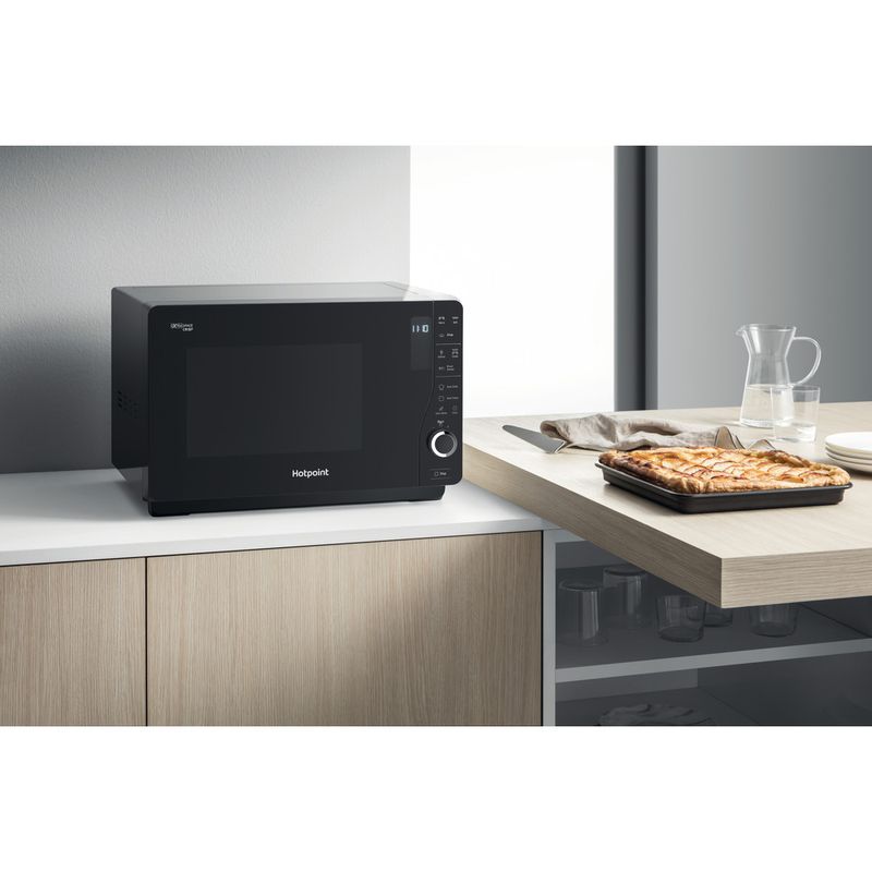 Hotpoint Microwave Freestanding MWH 26321 MB Black Electronic 25 MW+Grill function 800 Lifestyle perspective