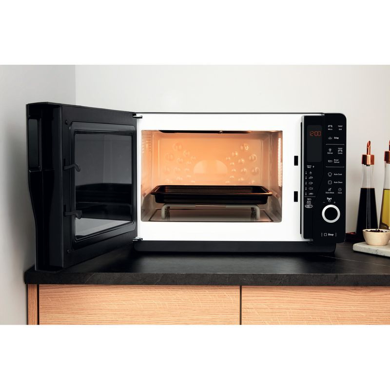 Hotpoint Microwave Freestanding MWH 26321 MB Black Electronic 25 MW+Grill function 800 Lifestyle frontal open