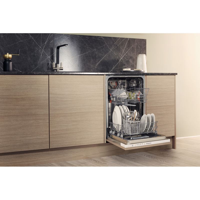 Hotpoint-Dishwasher-Built-in-HSIE-2B19-UK-Full-integrated-A--Lifestyle-perspective-open