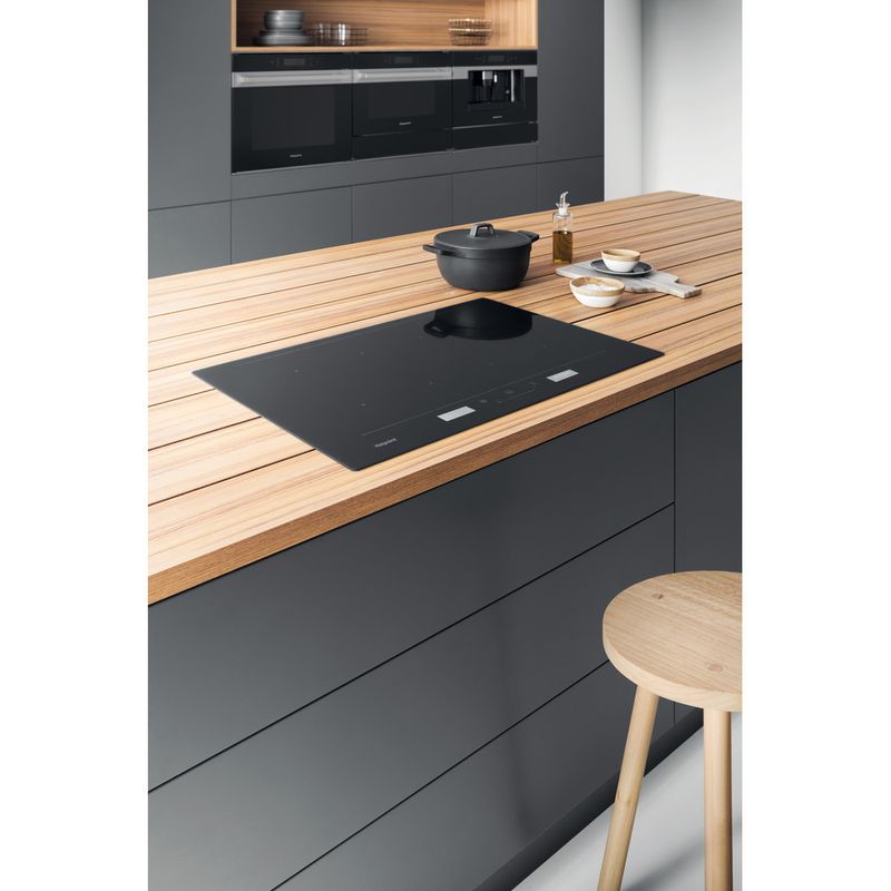 Hotpoint HOB ACP 778 C/BA Black Induction vitroceramic Lifestyle perspective