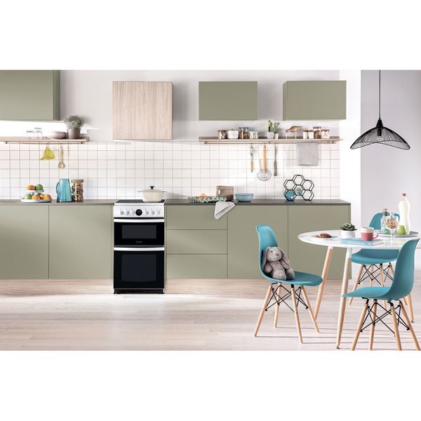 Hotpoint-Double-Cooker-HD5V93CCW-UK-White-A-Vitroceramic-Lifestyle-frontal