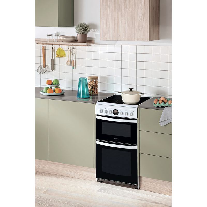 Hotpoint-Double-Cooker-HD5V93CCW-UK-White-A-Vitroceramic-Lifestyle-perspective
