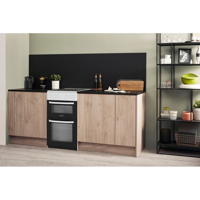 Hotpoint-Double-Cooker-HD5V92KCW-UK-White-A-Vitroceramic-Lifestyle-perspective