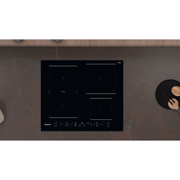 Hotpoint-HOB-TB-7960C-BF-Black-Induction-vitroceramic-Lifestyle-frontal