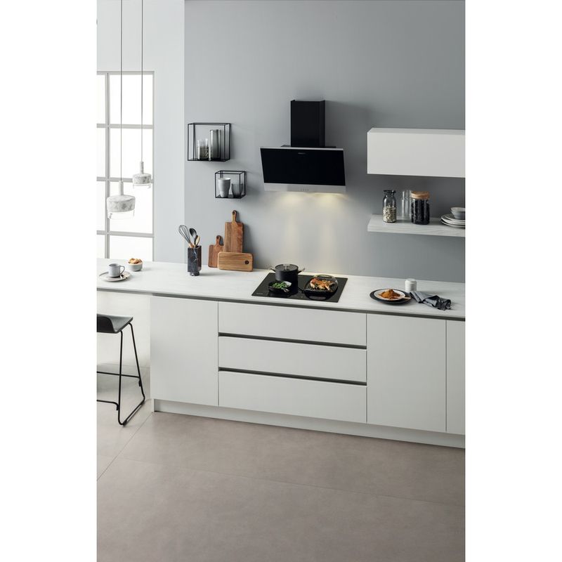 Hotpoint HOB TS 9960C BF Black Induction vitroceramic Lifestyle perspective
