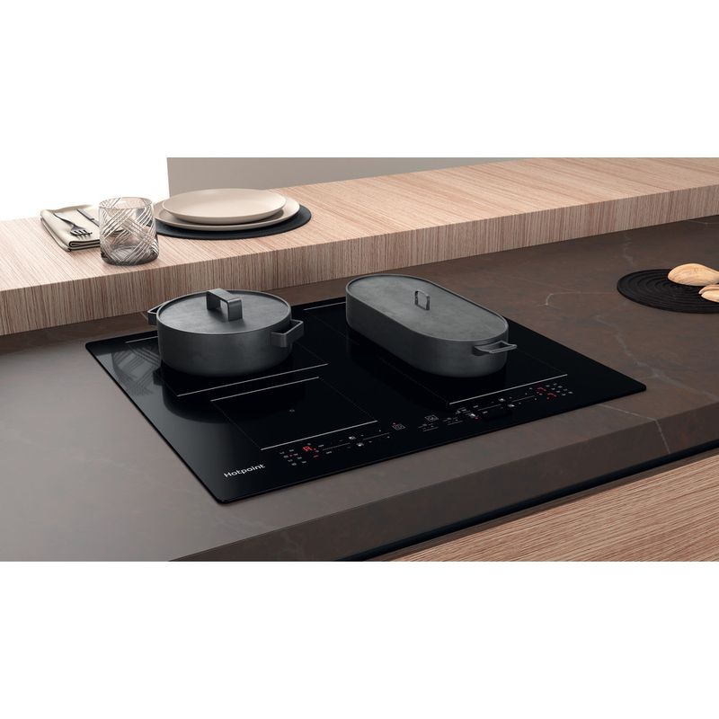 Hotpoint HOB TB 2160B NE Black Induction vitroceramic Lifestyle perspective