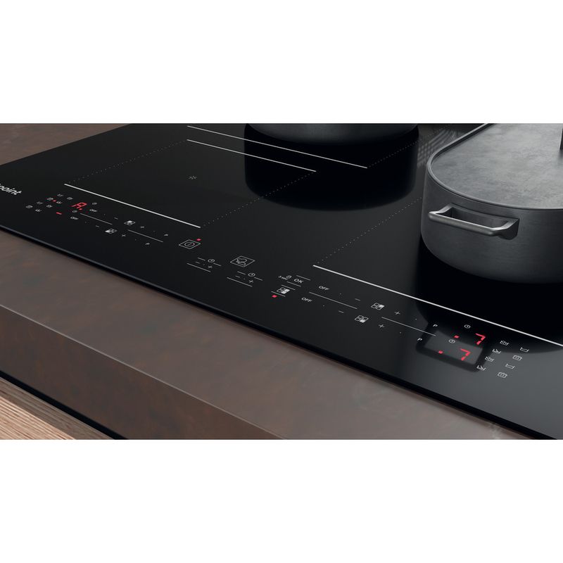 Hotpoint HOB TB 2160B NE Black Induction vitroceramic Lifestyle control panel