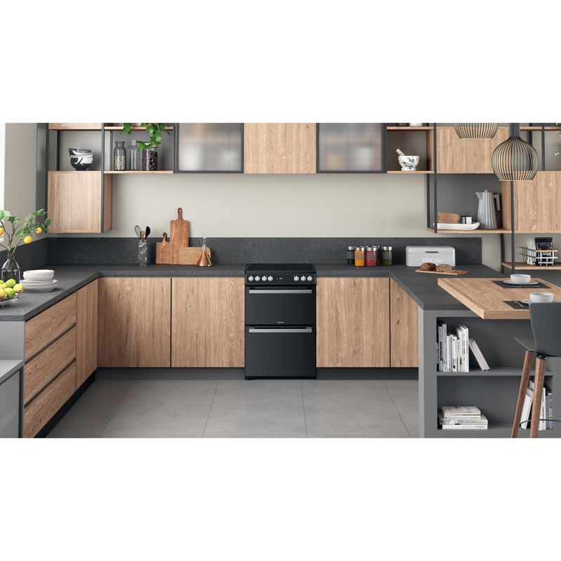 Hotpoint Double Cooker HDT67V9H2CB/UK Black A Lifestyle frontal