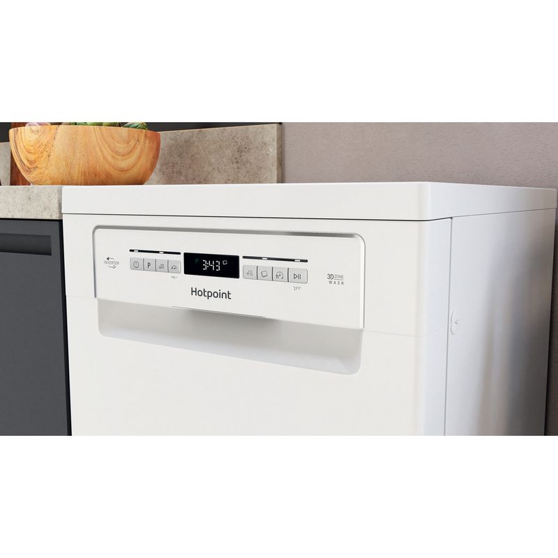Hotpoint Dishwasher Freestanding HSFO 3T223 W UK N Freestanding E Lifestyle control panel