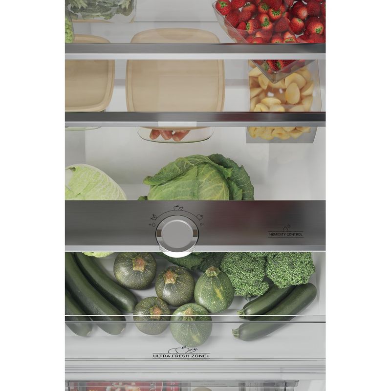 Hotpoint Fridge Freezer Built-in HTC18 T532 UK White 2 doors Lifestyle control panel