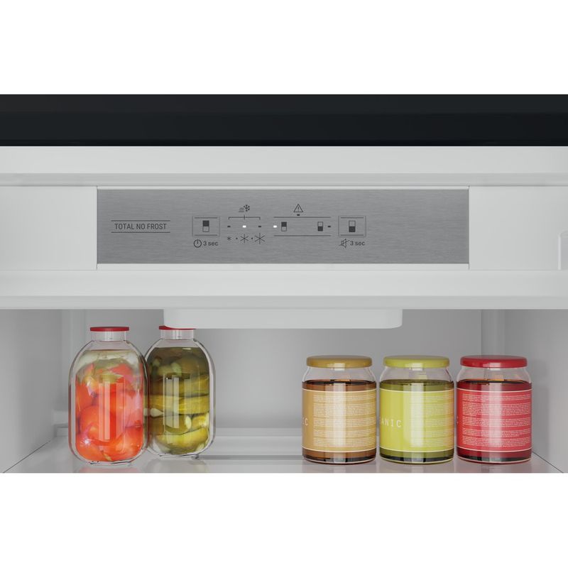 Hotpoint Fridge Freezer Built-in HTC20 T321 UK White 2 doors Lifestyle control panel