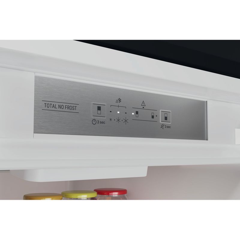 Hotpoint Fridge Freezer Built-in HTC20 T321 UK White 2 doors Control panel