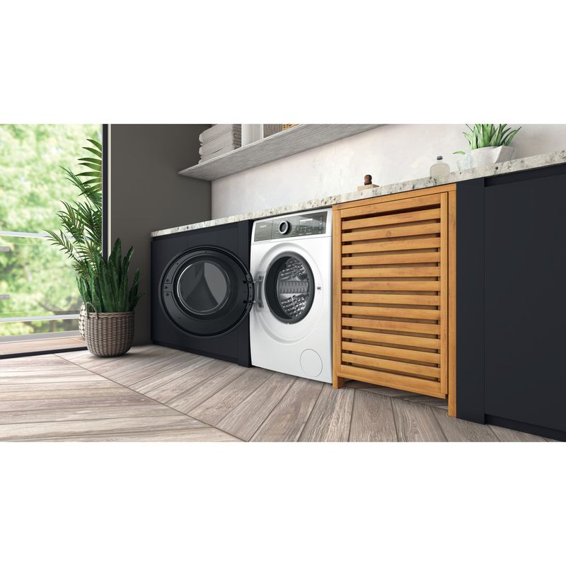 Hotpoint Washing machine Freestanding H6 W845WB UK White Front loader B Lifestyle perspective open