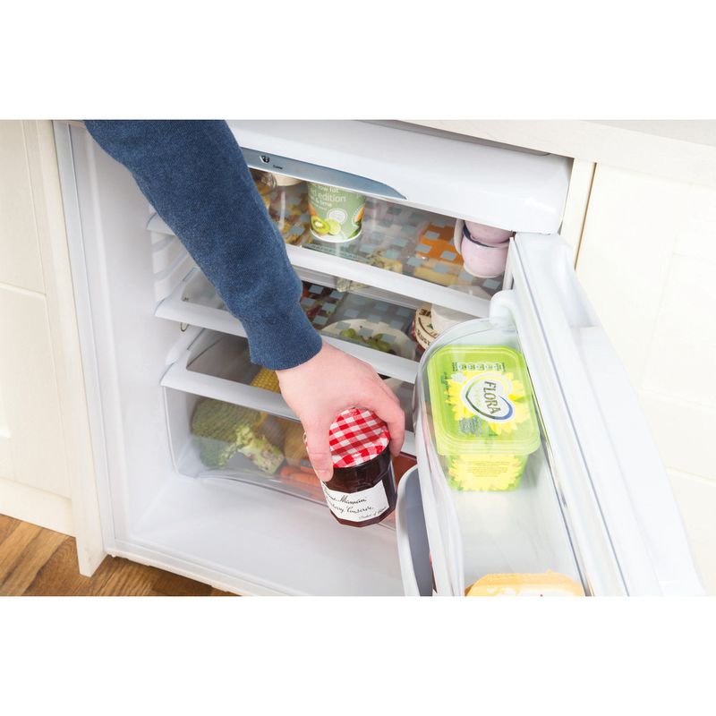 Hotpoint-Refrigerator-Freestanding-RLA36P-Global-white-Lifestyle-people