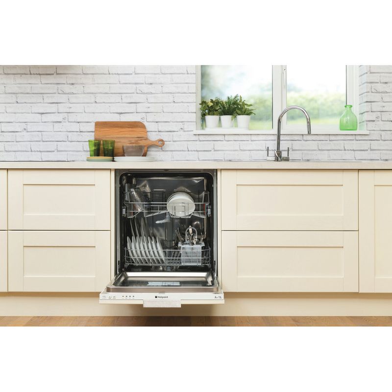 Hotpoint aquarius ltb4b019 fully integrated store standard dishwasher