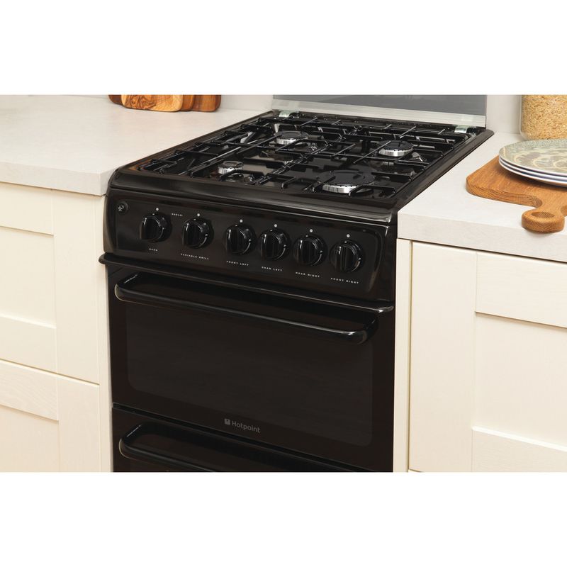 Hotpoint-Double-Cooker-HAGL51K-Black-A--Enamelled-Sheetmetal-Lifestyle-perspective