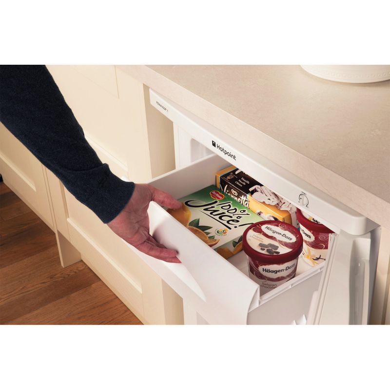 Hotpoint-Freezer-Freestanding-RZAAV22P.1-White-Lifestyle-people