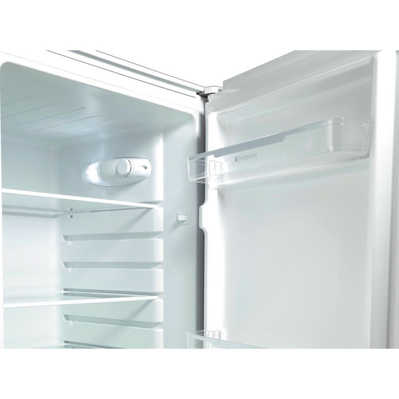 Hotpoint-Fridge-Freezer-Freestanding-FSFL58W-White-2-doors-Lifestyle-detail