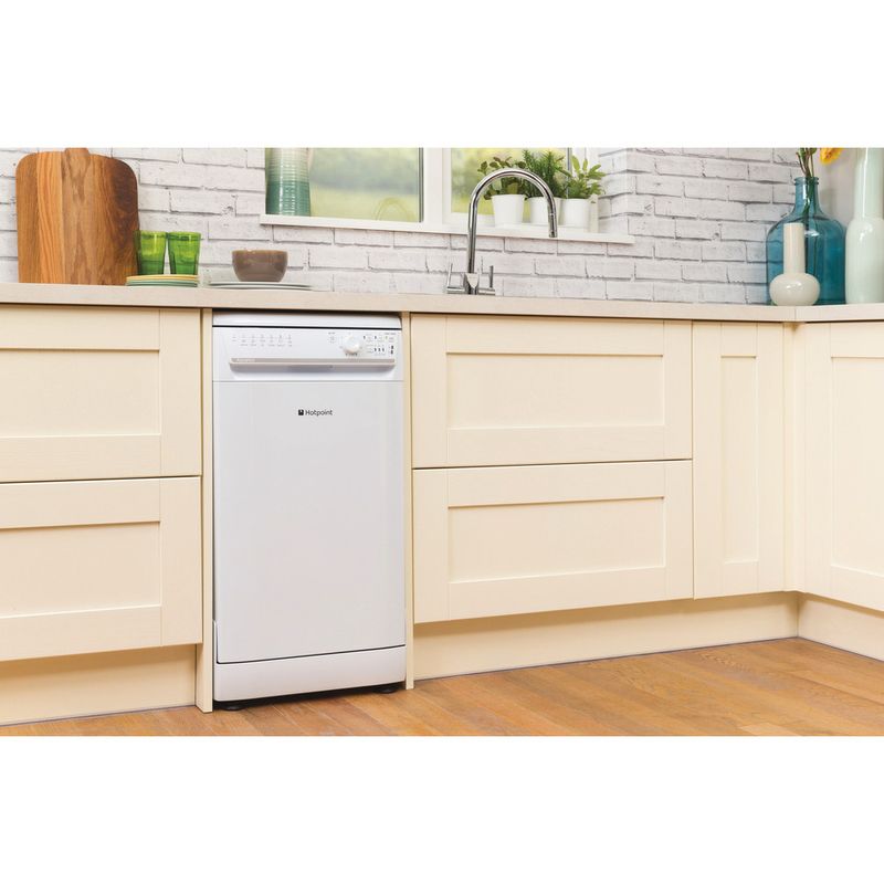 Hotpoint-Dishwasher-Freestanding-SIAL-11010-P-Freestanding-A-Lifestyle-perspective