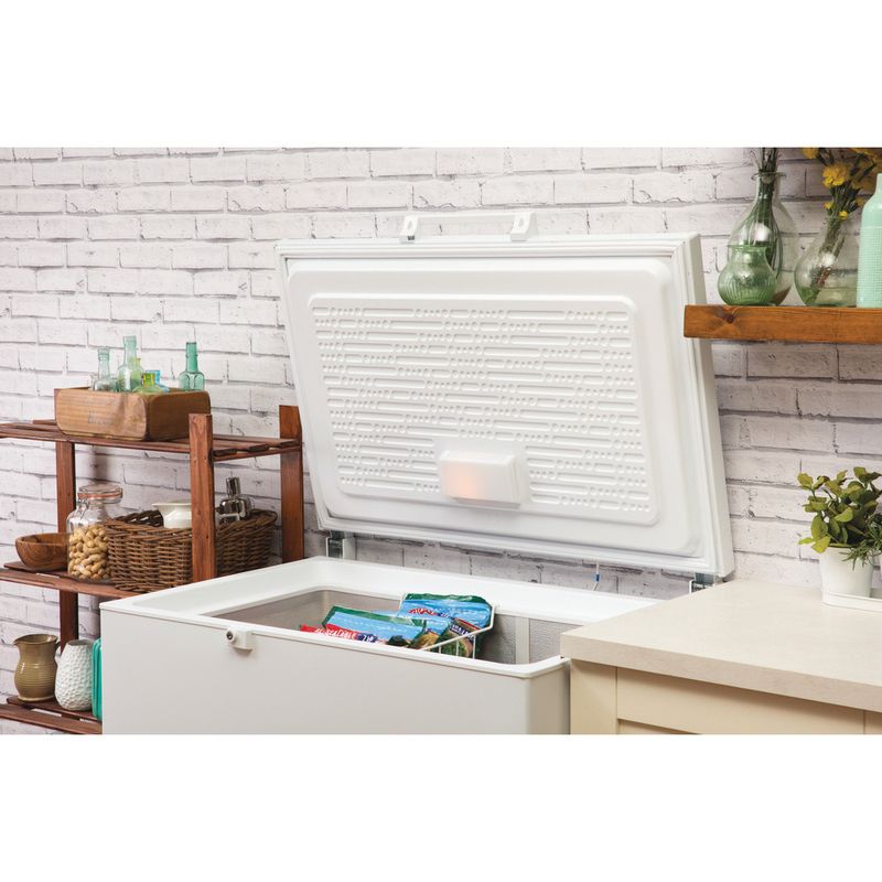 Hotpoint-Freezer-Freestanding-CS1A-250-H-UK-White-Lifestyle-perspective-open