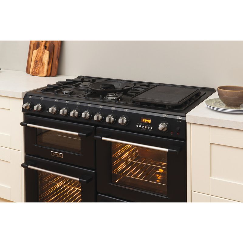 Hotpoint-Double-Cooker-CH10456GF-S-Antracite-B-Enamelled-Sheetmetal-Lifestyle-perspective