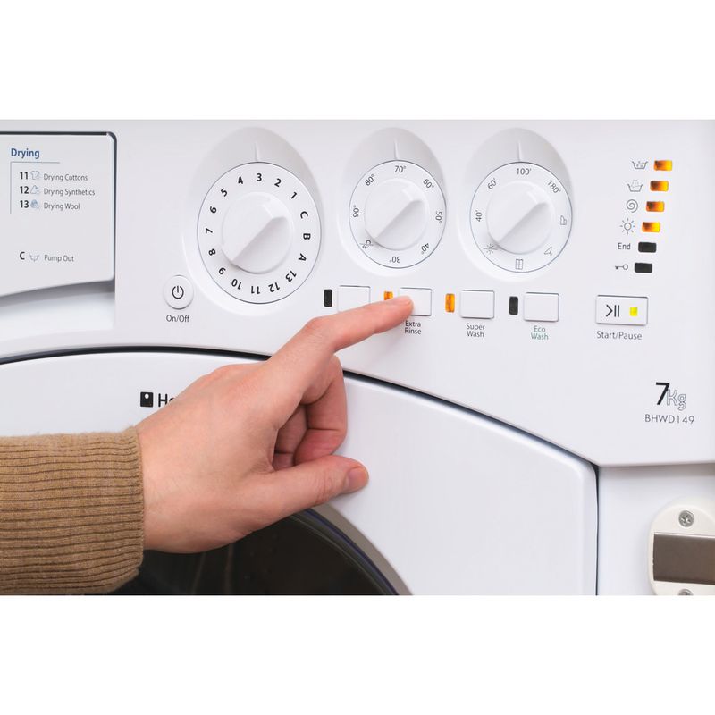 Hotpoint-Washer-dryer-Built-in-BHWD-149--UK--1-White-Front-loader-Lifestyle-people