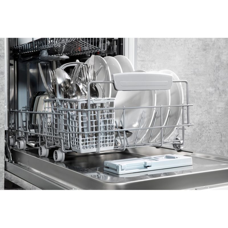 Hotpoint lstb 6m19 slimline integrated sale dishwasher