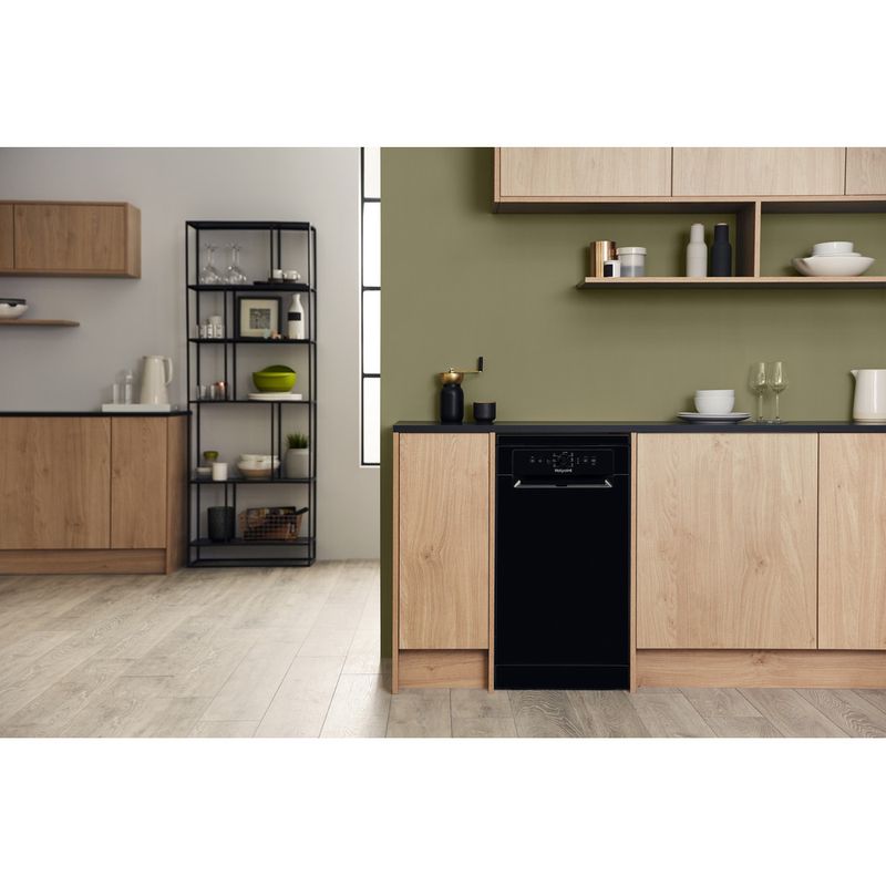Hotpoint-Dishwasher-Freestanding-HSFE-1B19-B-UK-Freestanding-F-Lifestyle-frontal