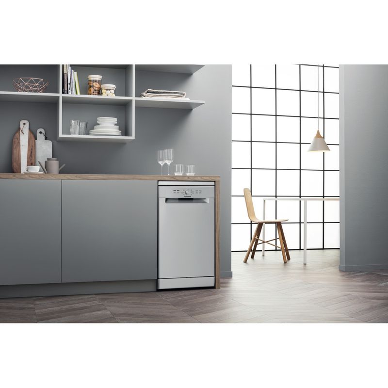 Hotpoint-Dishwasher-Freestanding-HSFE-1B19-S-UK-Freestanding-F-Lifestyle-perspective