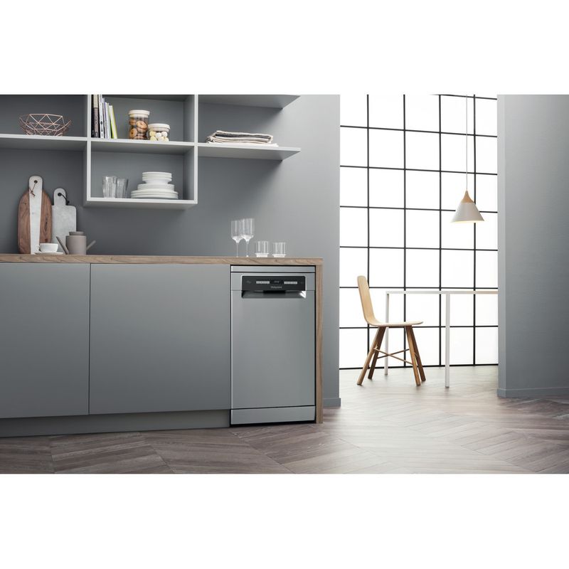 Hotpoint-Dishwasher-Freestanding-HSFO-3T223-W-X-UK-Freestanding-A---Lifestyle-perspective