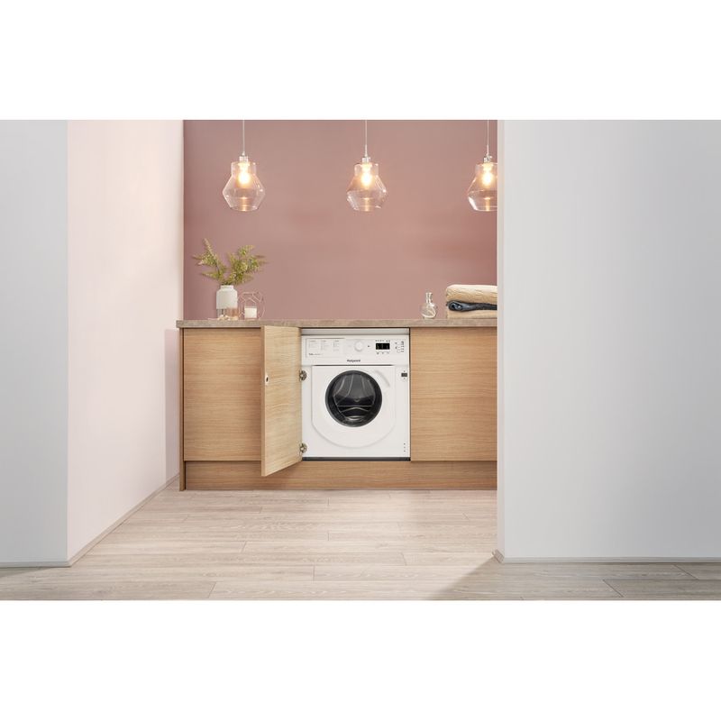 Hotpoint-Washer-dryer-Built-in-BI-WDHL-7128-UK-White-Front-loader-Lifestyle-frontal