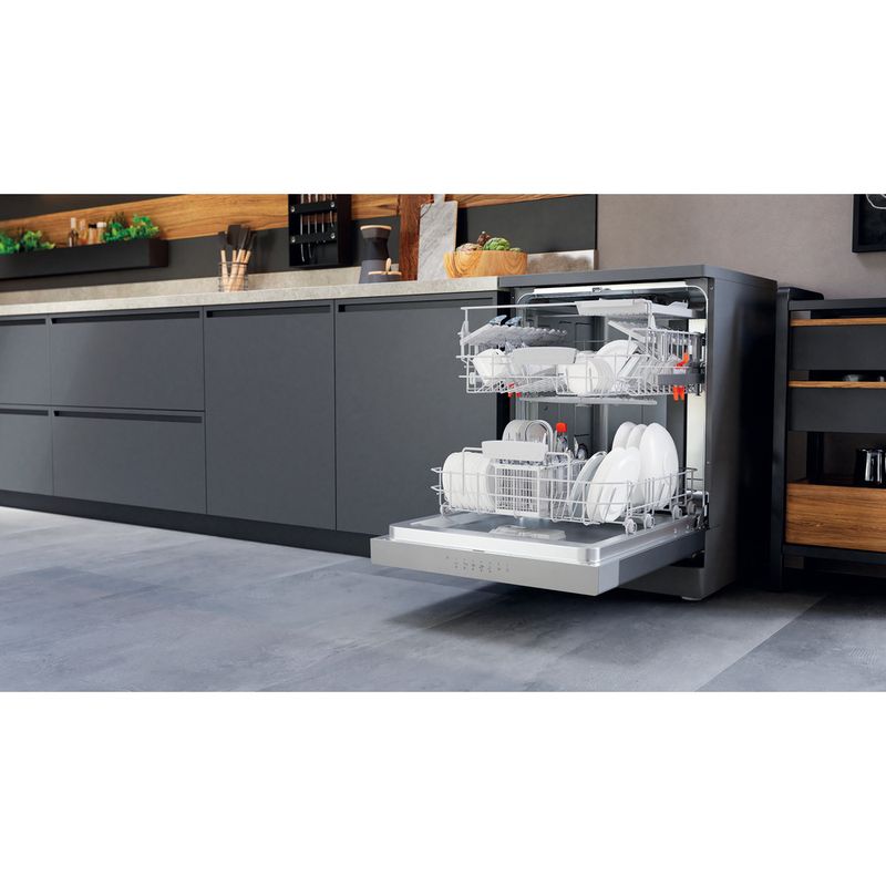 Hotpoint Dishwasher Freestanding HFC 3C26 WC X UK Freestanding E Lifestyle perspective open