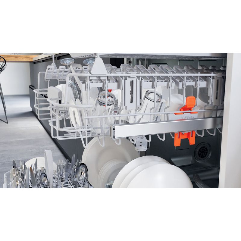 Hotpoint Dishwasher Freestanding HFE 2B+26 C N UK Freestanding E Lifestyle detail