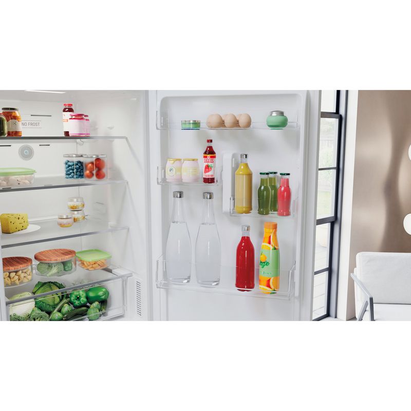Hotpoint-Fridge-Freezer-Freestanding-H7X-83A-W-White-2-doors-Lifestyle-detail