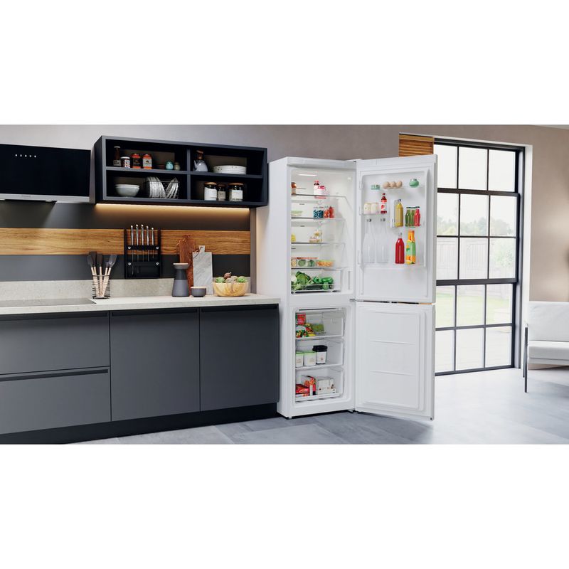 Hotpoint Fridge Freezer Freestanding H5X 82O W White 2 doors Lifestyle perspective open