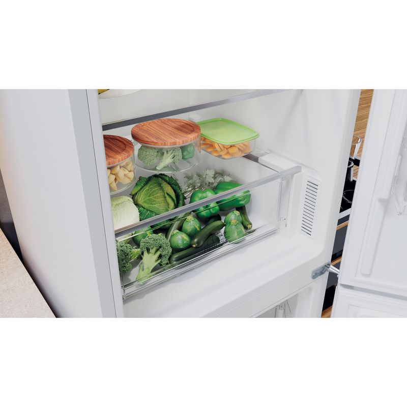 Hotpoint Fridge Freezer Freestanding H5X 82O W White 2 doors Lifestyle detail