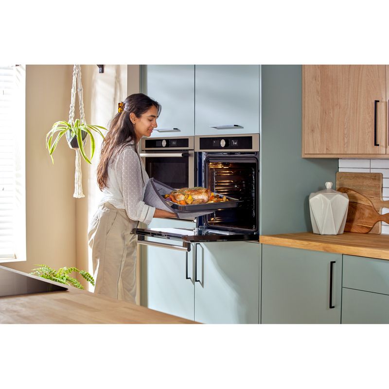 Hotpoint OVEN Built-in SI4 854 C IX Electric A+ Lifestyle detail