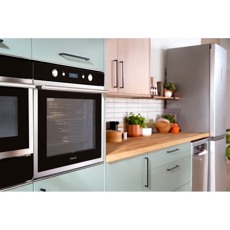 Hotpoint-Microwave-Built-in-MP-676-IX-H-Stainless-steel-Electronic-40-MW-Combi-900-Lifestyle-perspective