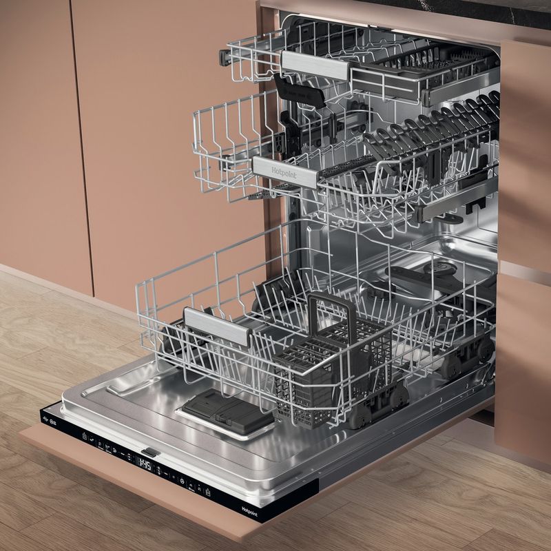 Hotpoint-Dishwasher-Built-in-H8I-HT59-LS-UK-Full-integrated-B-Perspective-open