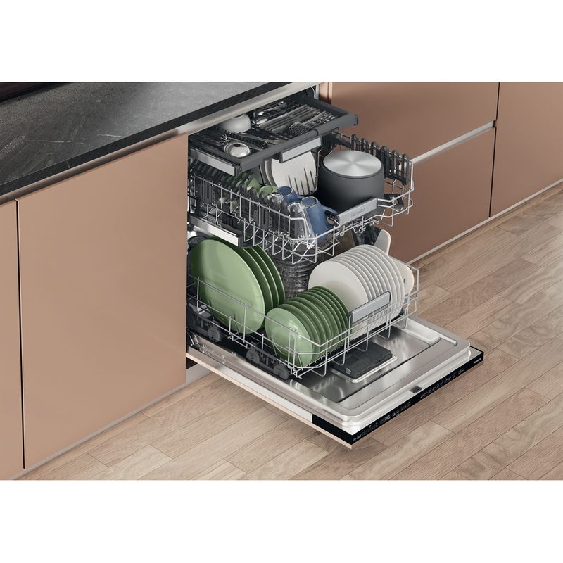 Hotpoint-Dishwasher-Built-in-H7I-HP42-L-UK-Full-integrated-C-Lifestyle-perspective-open