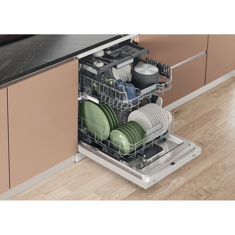 Hotpoint Dishwasher Freestanding H7F HS41 UK Freestanding C Lifestyle perspective open