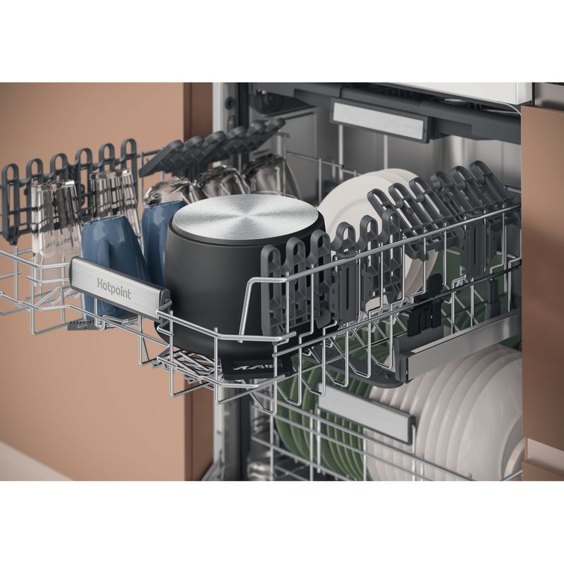 Hotpoint Dishwasher Freestanding H7F HS41 UK Freestanding C Lifestyle detail