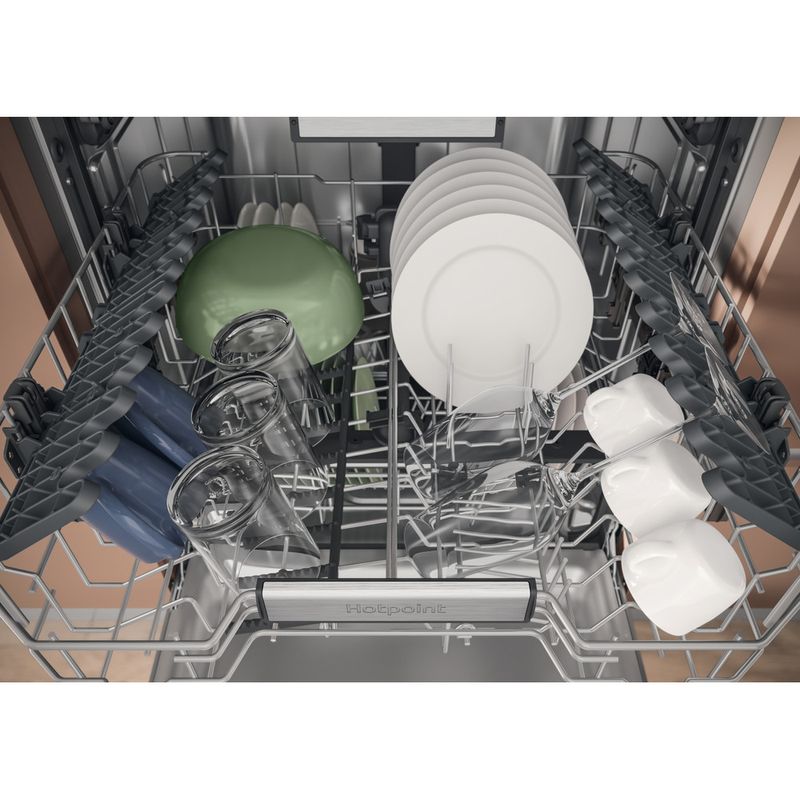 Hotpoint Dishwasher Freestanding H7F HS51 X UK Freestanding B Lifestyle detail