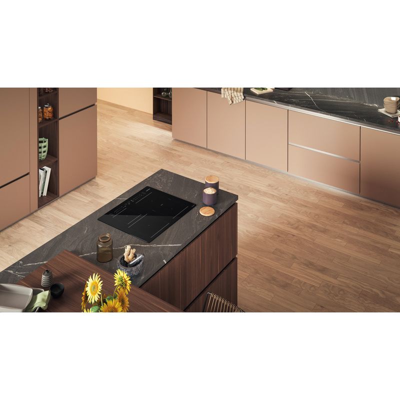 Hotpoint HOB TS 8660C CPNE Black Induction vitroceramic Lifestyle perspective