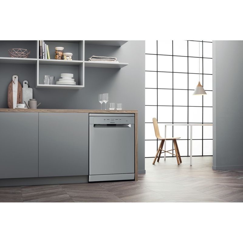 Hotpoint Dishwasher Freestanding H2F HL626 X UK Freestanding E Lifestyle perspective