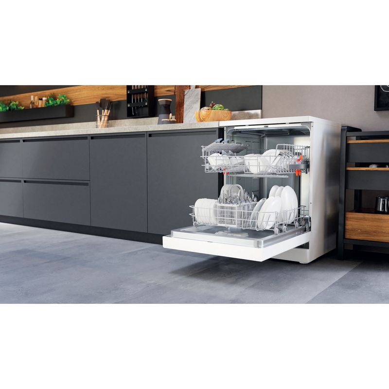 Hotpoint Dishwasher Freestanding H2F HL626  UK Freestanding E Lifestyle perspective open