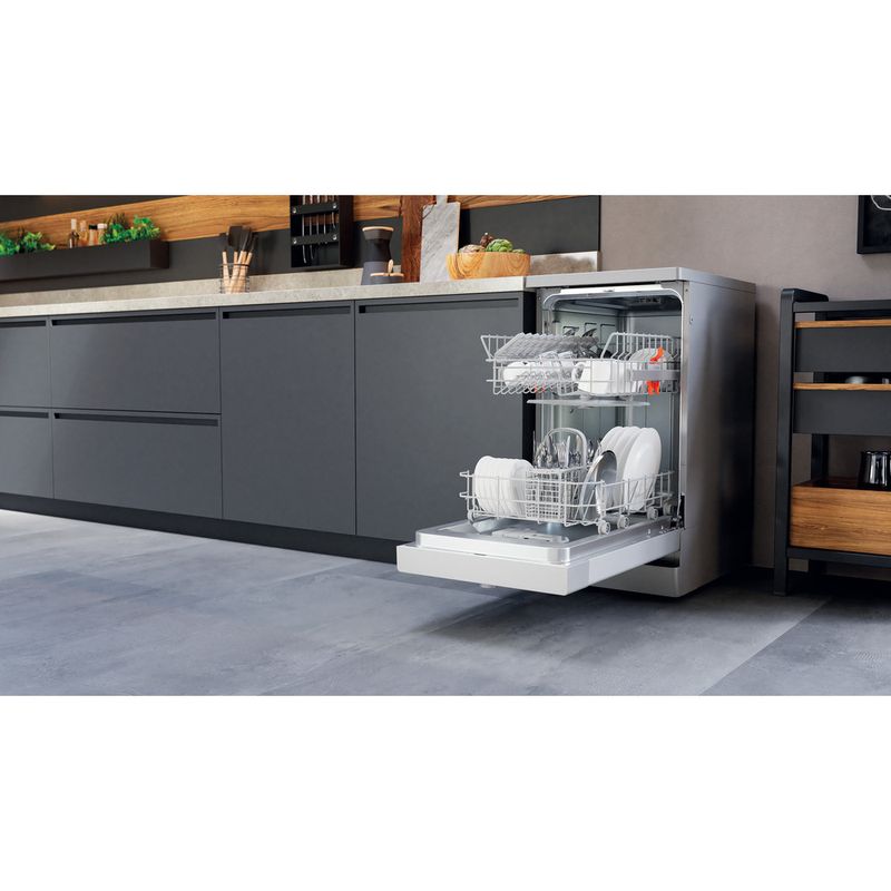 Hotpoint Dishwasher Freestanding HF9E 1B19 S UK Freestanding F Lifestyle perspective open