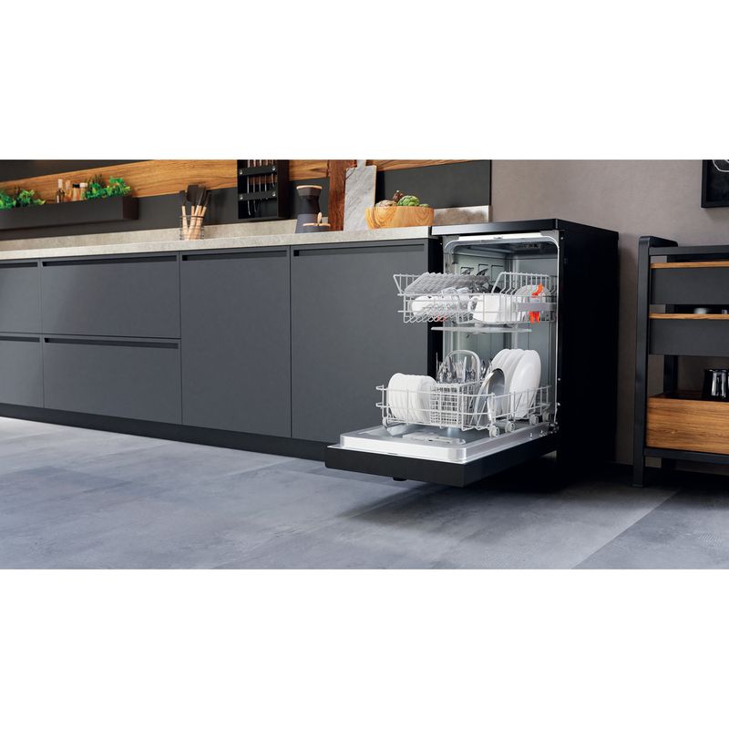 Hotpoint Dishwasher Freestanding HF9E 1B19 B UK Freestanding F Lifestyle perspective open